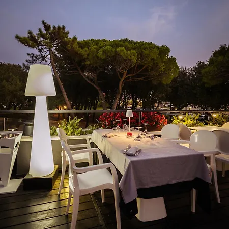 Hotel Raffaello & Mooka Restaurant