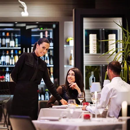 Hotell Raffaello & Mooka Restaurant