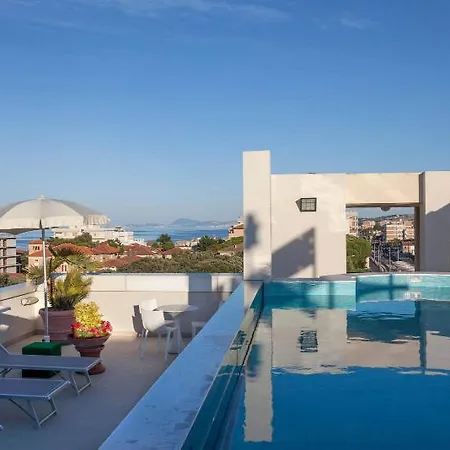 Hotel Raffaello & Mooka Restaurant 4*
