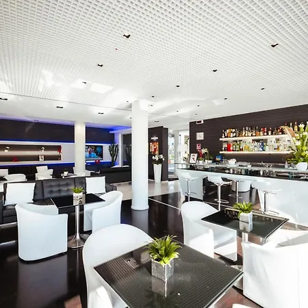 Otel Raffaello & Mooka Restaurant