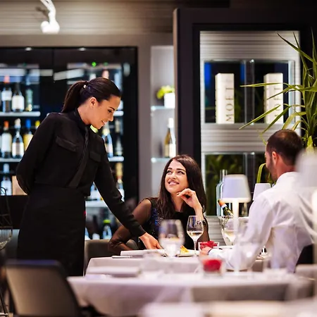 Raffaello & Mooka Restaurant Otel