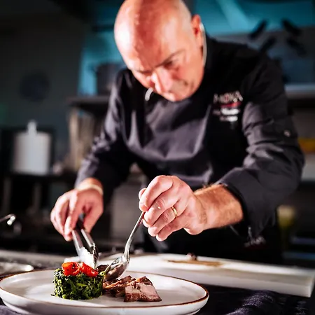 Otel Raffaello & Mooka Restaurant 4*