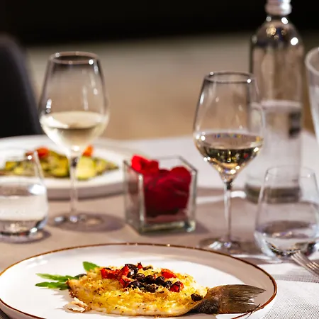 Hotel Raffaello & Mooka Restaurant 4*