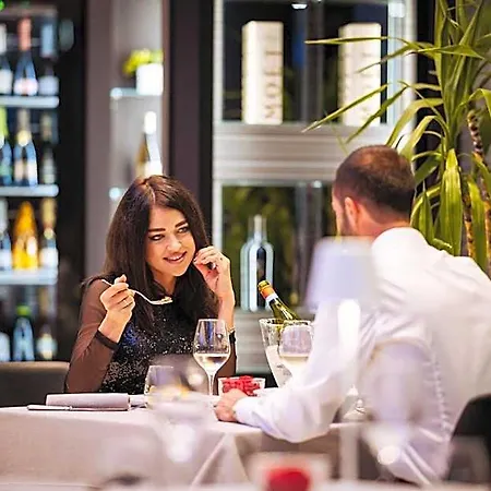 Hotel Raffaello & Mooka Restaurant